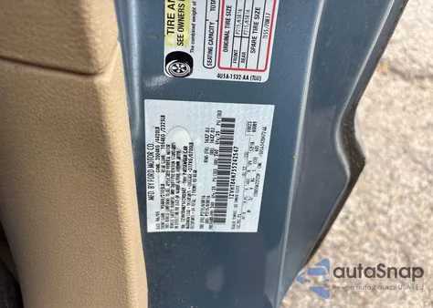 2005 Ford Mustang z USA, uszkodzony, nr VIN 1ZVHT84N755242547